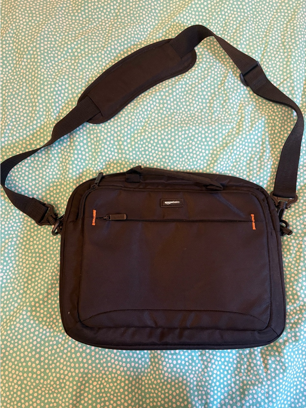 16.7 inch Black Messenger Laptop Bag excellent condition